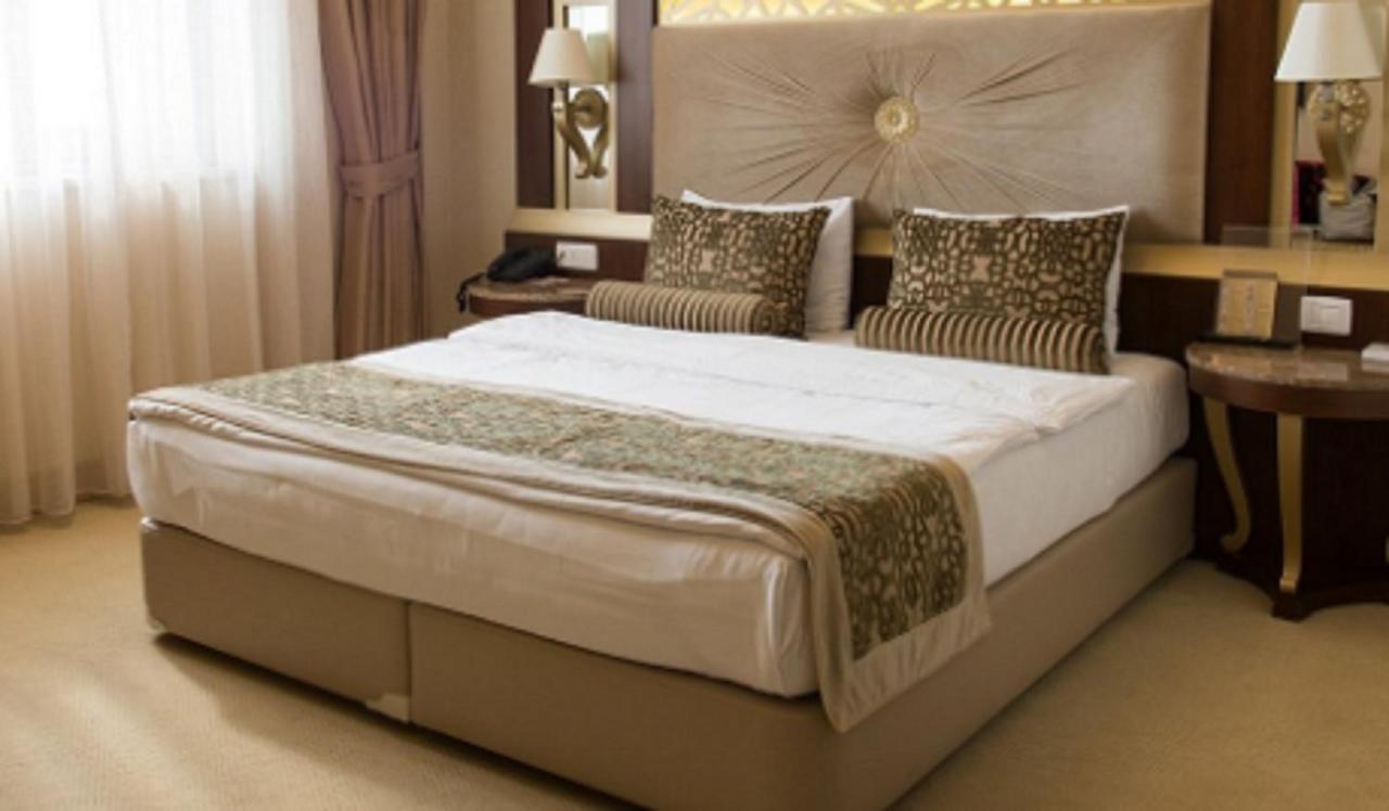 The Istanbul Hermes Park Inn Esterno foto
